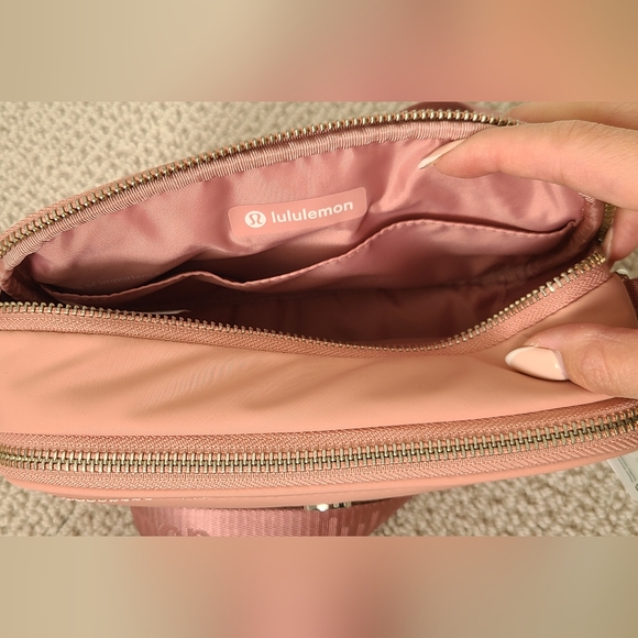 Lululemon Crossbody Camera Bag - Picture 4 of 6